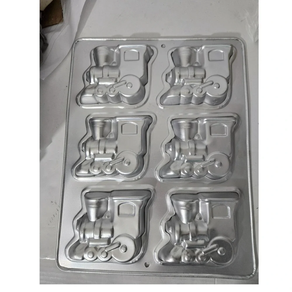 Vintage Wilton Style Train Cake Pan 6-Cavity Aluminum‎ Railroad Baking Mold